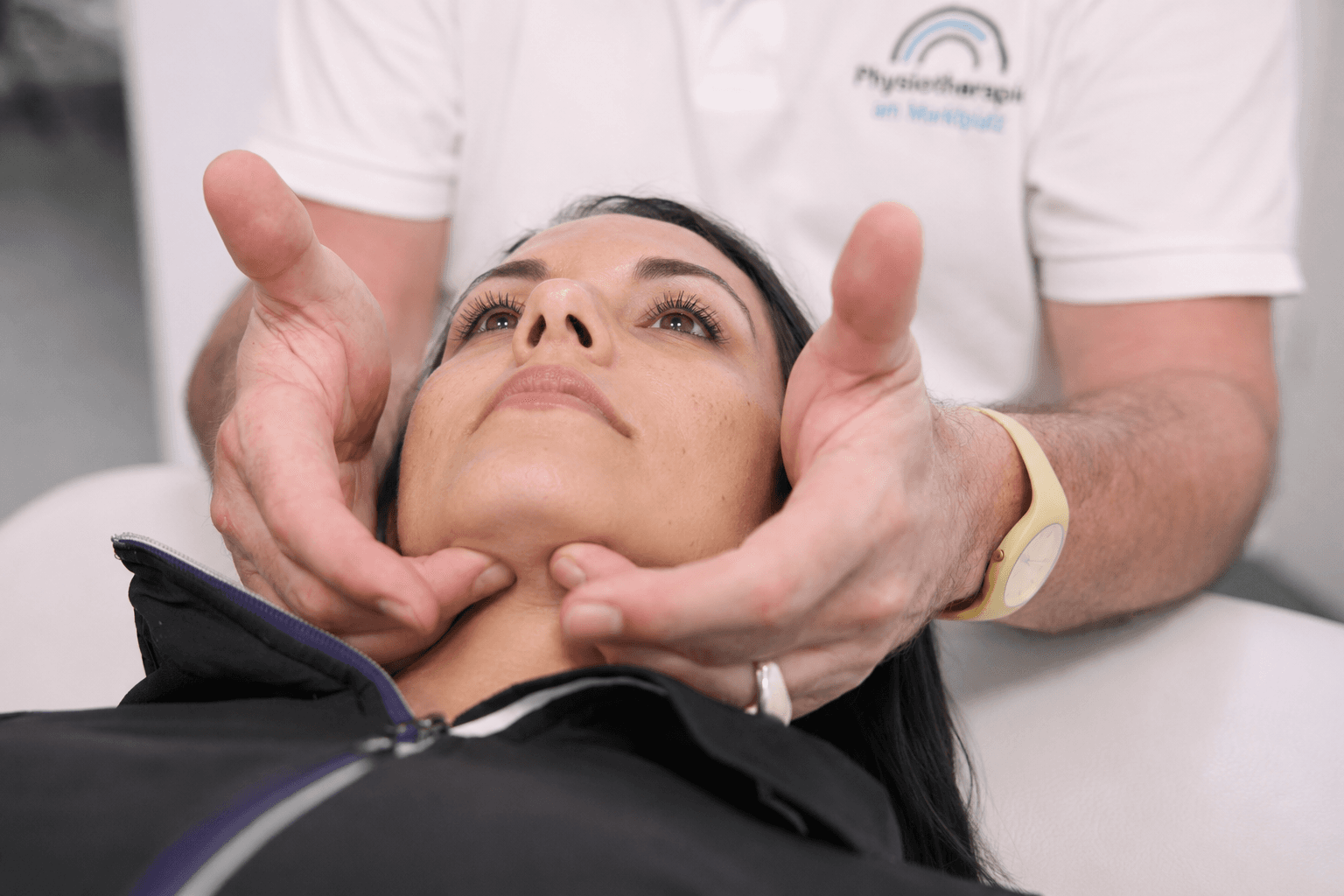Physiotherapeutische Untersuchung des Kiefergelenks bei CMD